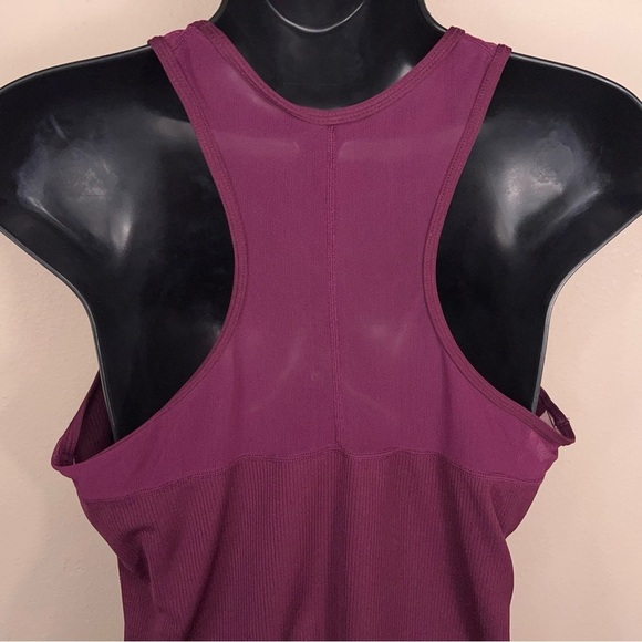 Medium Nike Dri Fit Burgundy Red Tank Lightweight Athletic Activewear Stretch - Picture 10 of 15